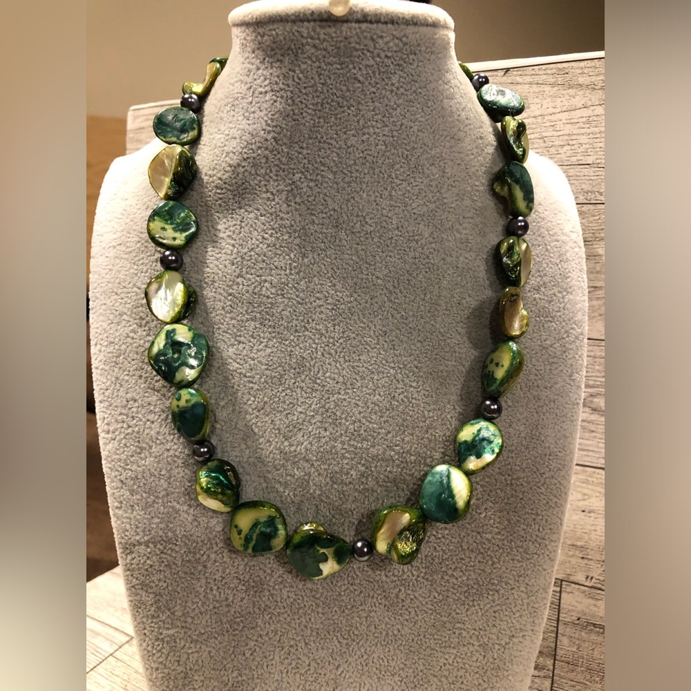 Beautiful shell pearl Greeb Necklace